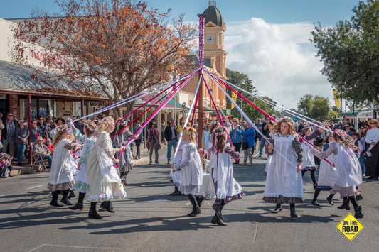 Kernewek Lowender Maypole