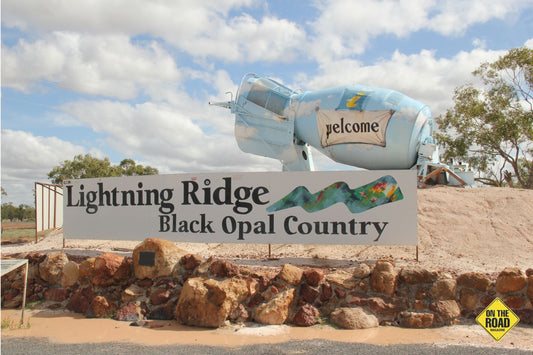 OTR-Entry sign for Lightning Ridge NSW