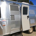 side view of the Airstream 624 International Series