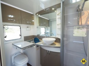 Avida Topaz 21’ CV 7084SL bathroom
